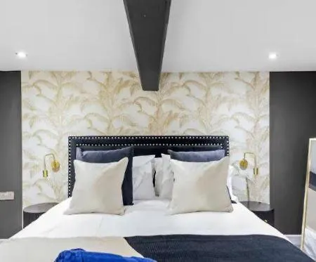 Deluxe Retreat With Hot Tub And Parking Сasa de vacaciones Whitby