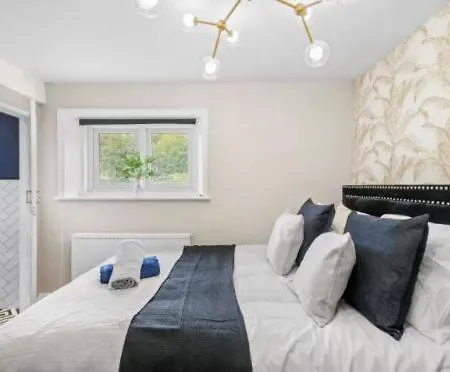 Deluxe Retreat With Hot Tub And Parking * Whitby