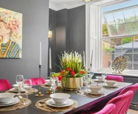 Deluxe Retreat With Hot Tub And Parking Сasa de vacaciones Whitby