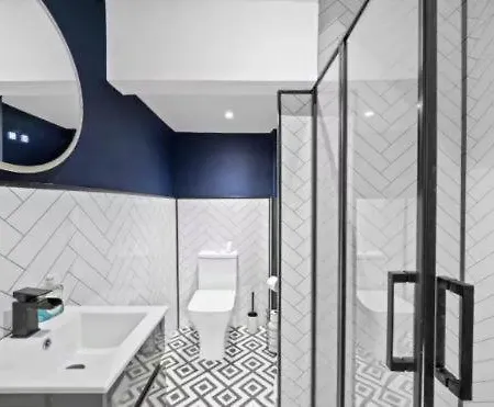 Deluxe Retreat With Hot Tub And Parking Whitby